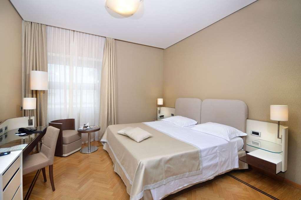 Hotel Palazzo Esedra Napoli Camera foto