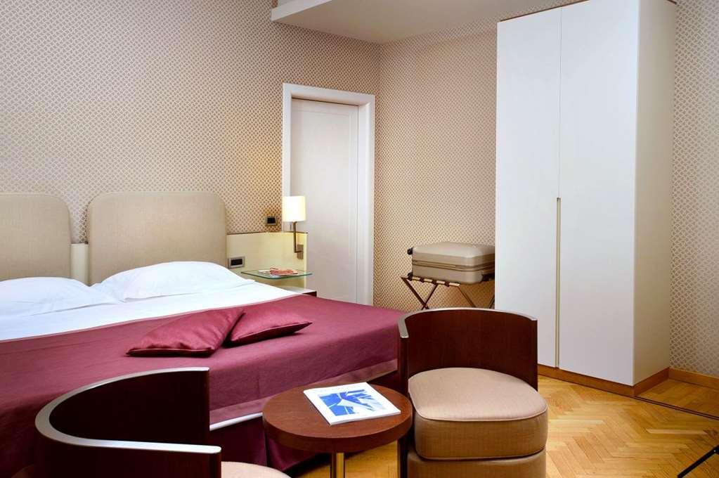 Hotel Palazzo Esedra Napoli Camera foto
