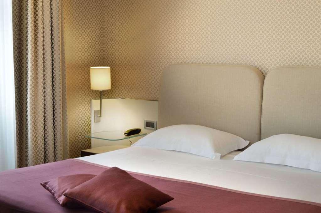 Hotel Palazzo Esedra Napoli Camera foto