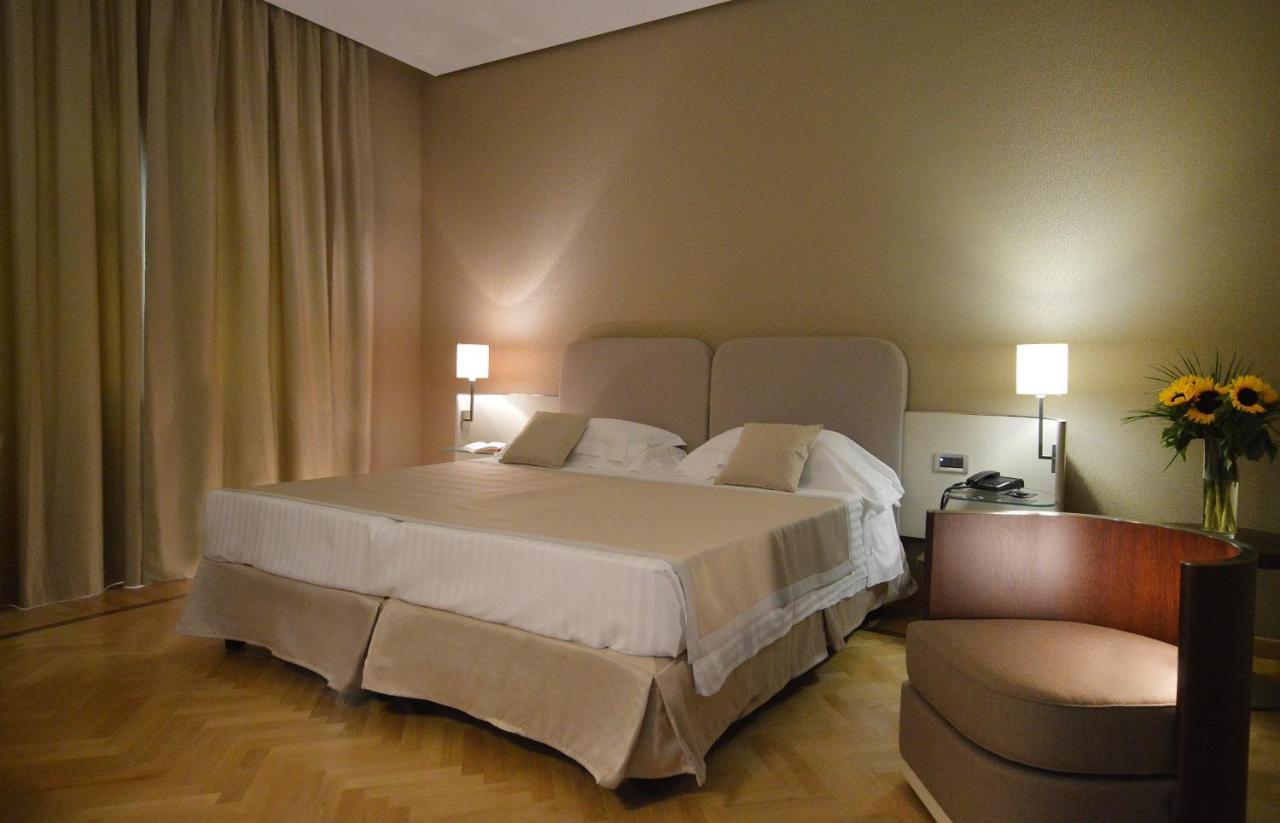 Hotel Palazzo Esedra Napoli Esterno foto